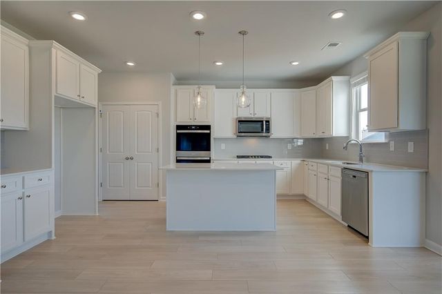 174 Crabbswood Drive, Mcdonough, GA 30253