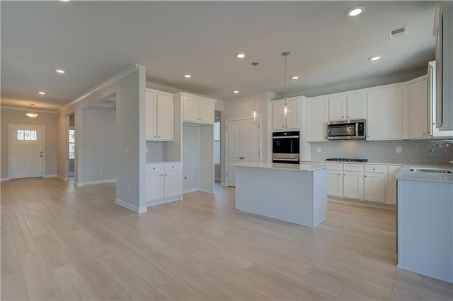 174 Crabbswood Drive, Mcdonough, GA 30253