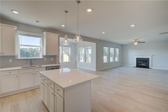 174 Crabbswood Drive, Mcdonough, GA 30253