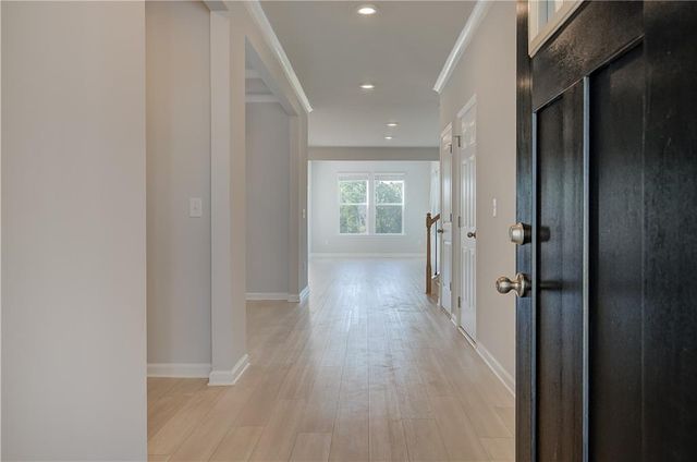 174 Crabbswood Drive, Mcdonough, GA 30253