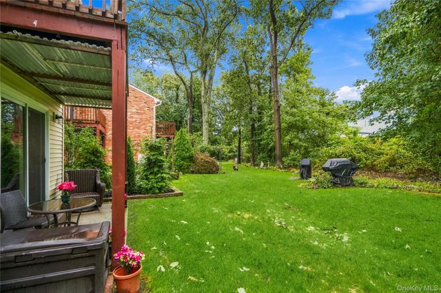 1056 Village Drive 1056, Hauppauge, NY 11788