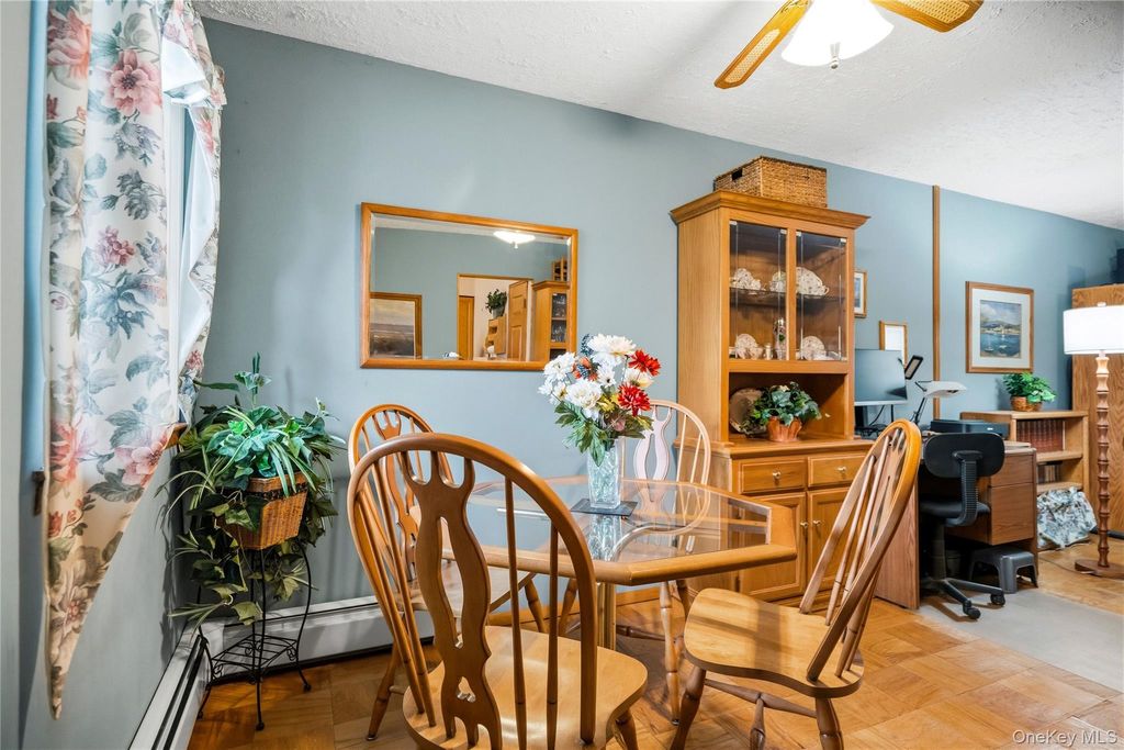 1056 Village Drive 1056, Hauppauge, NY 11788 — photo 4