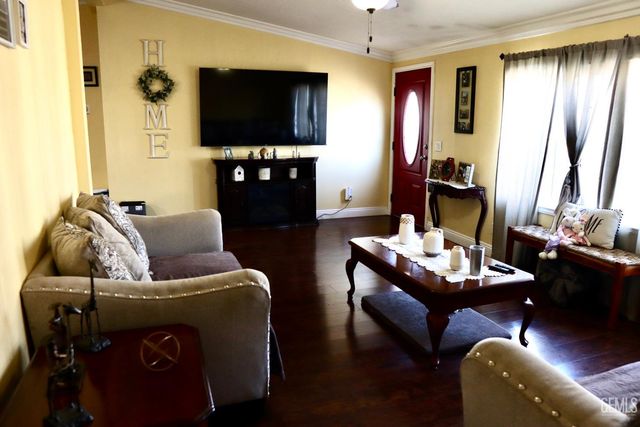 2042 Girard Street 126, Delano, CA 93215