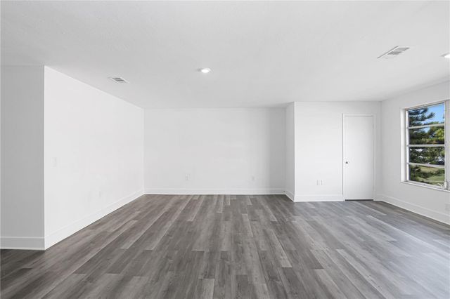 5603 80TH STREET N 303, St Petersburg, FL 33709