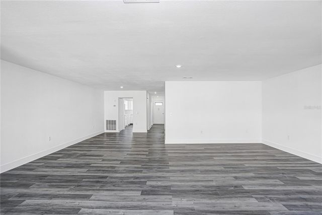 5603 80TH STREET N 303, St Petersburg, FL 33709