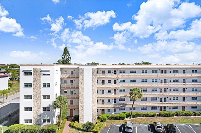 5603 80TH STREET N 303, St Petersburg, FL 33709