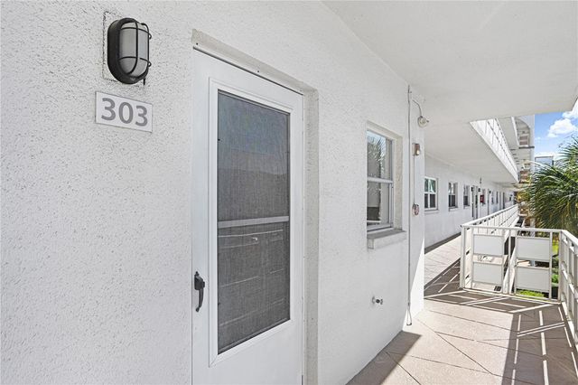 5603 80TH STREET N 303, St Petersburg, FL 33709