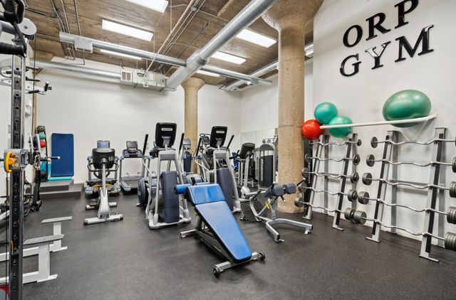 758 N LARRABEE Street 811, Chicago, IL 60654