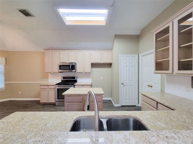 18511 Falcon Crest Drive, Humble, TX 77346