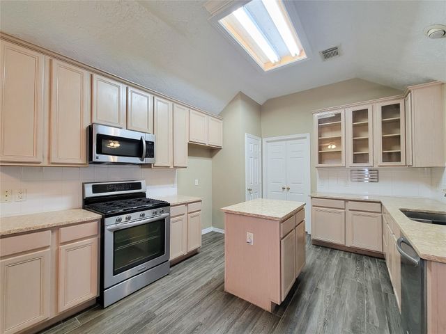18511 Falcon Crest Drive, Humble, TX 77346