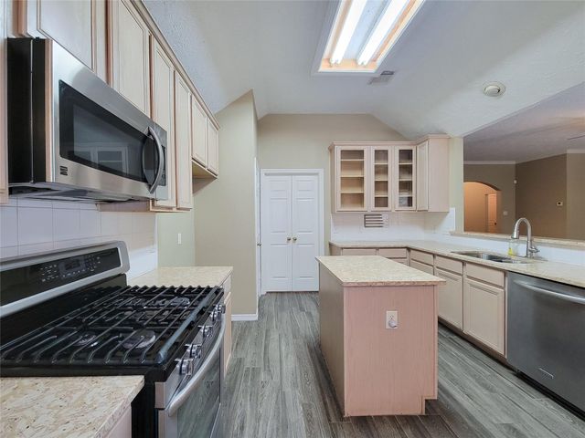 18511 Falcon Crest Drive, Humble, TX 77346