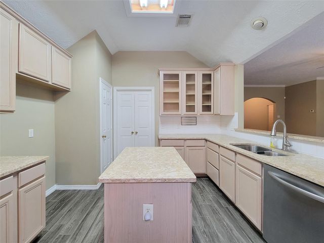 18511 Falcon Crest Drive, Humble, TX 77346