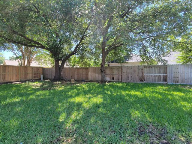 18511 Falcon Crest Drive, Humble, TX 77346