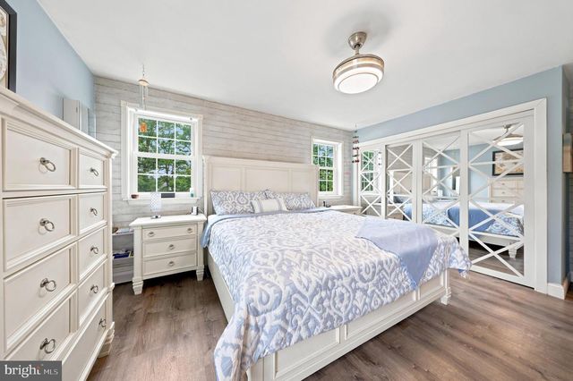 2 E RIDGEWOOD AVE, Galloway, NJ 08205