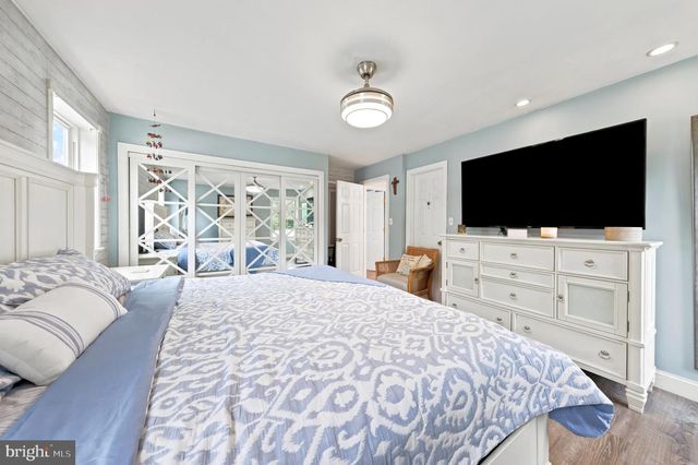 2 E RIDGEWOOD AVE, Galloway, NJ 08205