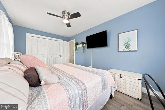 2 E RIDGEWOOD AVE, Galloway, NJ 08205