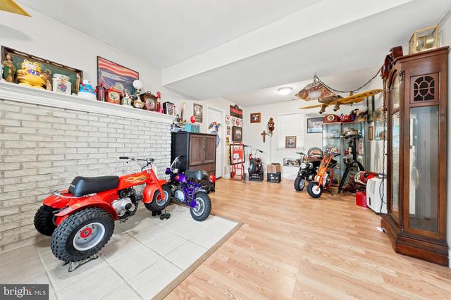 2 E RIDGEWOOD AVE, Galloway, NJ 08205