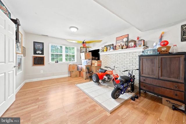 2 E RIDGEWOOD AVE, Galloway, NJ 08205