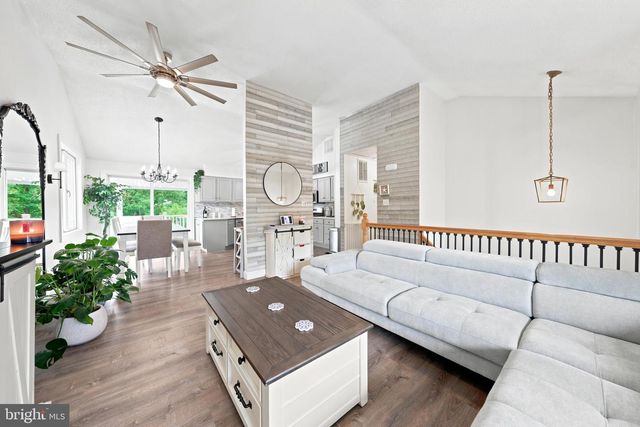 2 E RIDGEWOOD AVE, Galloway, NJ 08205