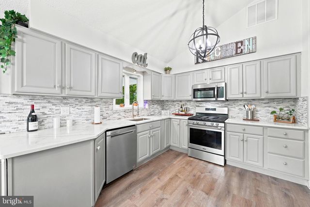 2 E RIDGEWOOD AVE, Galloway, NJ 08205