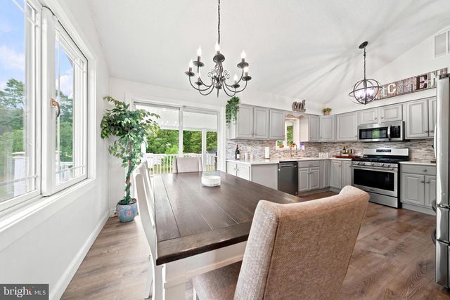 2 E RIDGEWOOD AVE, Galloway, NJ 08205