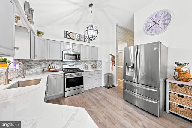 2 E RIDGEWOOD AVE, Galloway, NJ 08205