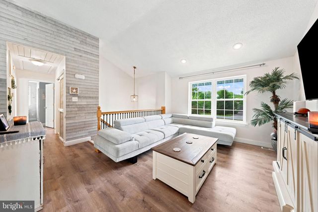 2 E RIDGEWOOD AVE, Galloway, NJ 08205