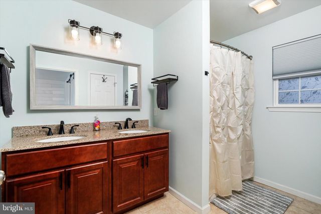 297 SYKESVILLE RD, Chesterfield, NJ 08515