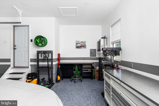 297 SYKESVILLE RD, Chesterfield, NJ 08515