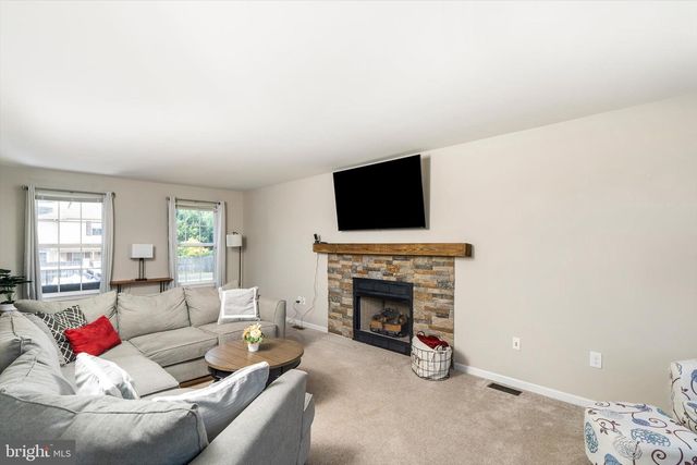 297 SYKESVILLE RD, Chesterfield, NJ 08515