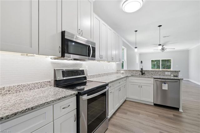 1612 Nansemond PW, Suffolk, VA 23434