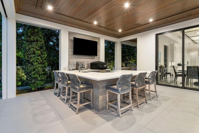 215 W Coconut Palm Road, Boca Raton, FL 33432