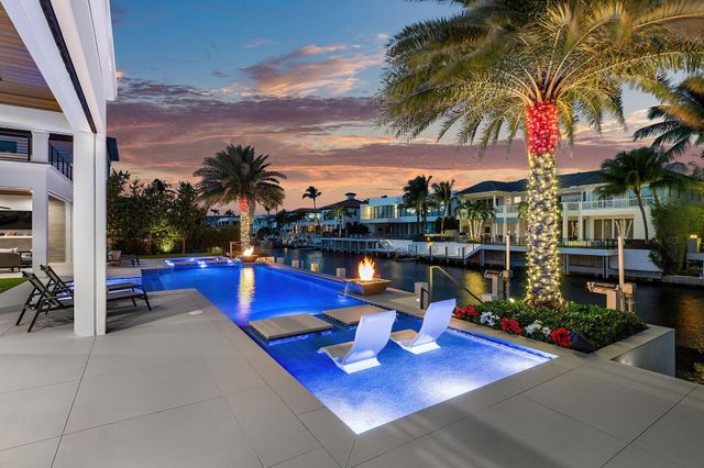 215 W Coconut Palm Road, Boca Raton, FL 33432