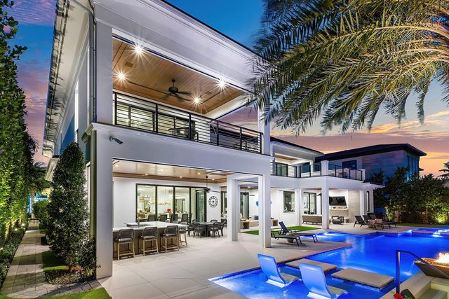 215 W Coconut Palm Road, Boca Raton, FL 33432