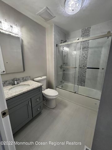 232 Longwood Drive 23-2, Manalapan, NJ 07726