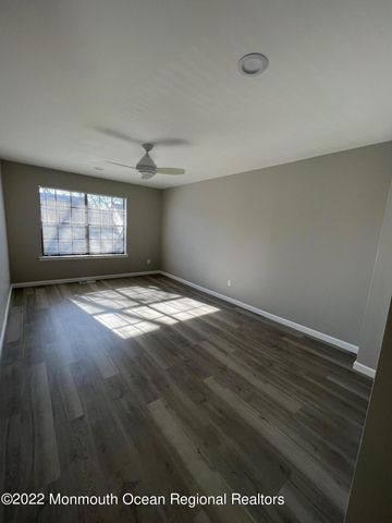 232 Longwood Drive 23-2, Manalapan, NJ 07726