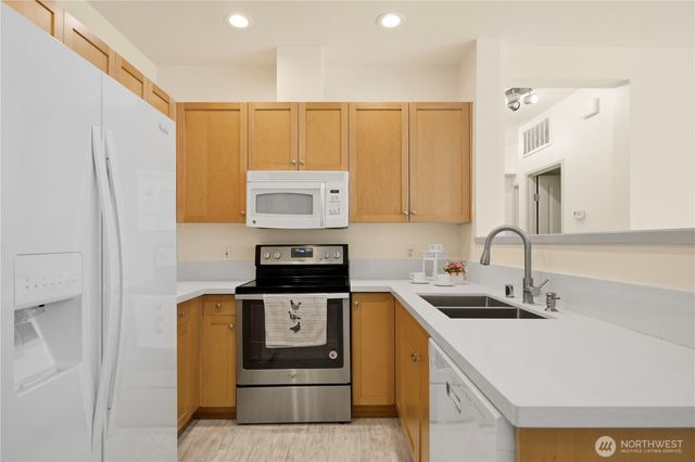 4446 248th Lane SE, Sammamish, WA 98029