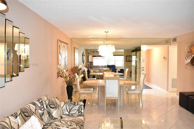 9541 Sunrise Lakes Blvd 204, Sunrise, FL 33322