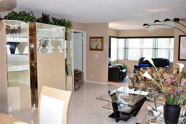 9541 Sunrise Lakes Blvd 204, Sunrise, FL 33322