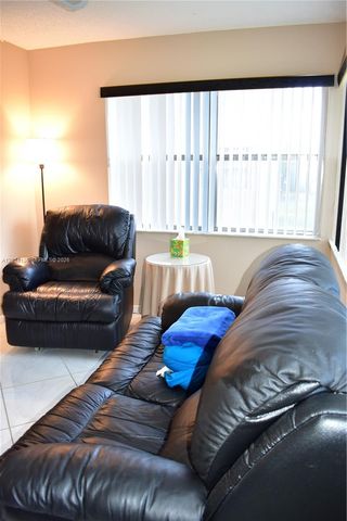 9541 Sunrise Lakes Blvd 204, Sunrise, FL 33322