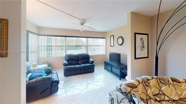 9541 Sunrise Lakes Blvd 204, Sunrise, FL 33322