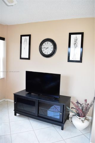 9541 Sunrise Lakes Blvd 204, Sunrise, FL 33322