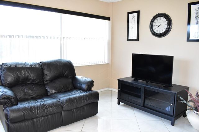 9541 Sunrise Lakes Blvd 204, Sunrise, FL 33322