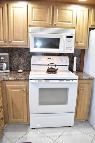 9541 Sunrise Lakes Blvd 204, Sunrise, FL 33322