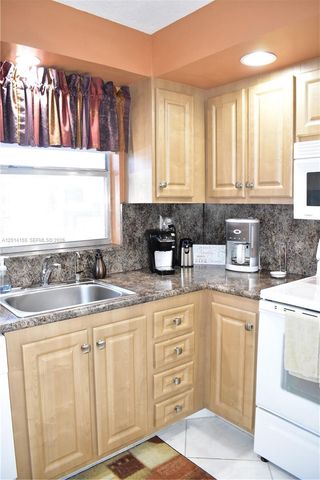 9541 Sunrise Lakes Blvd 204, Sunrise, FL 33322