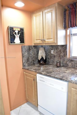 9541 Sunrise Lakes Blvd 204, Sunrise, FL 33322