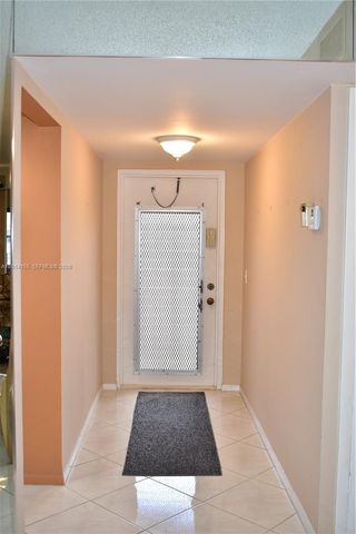 9541 Sunrise Lakes Blvd 204, Sunrise, FL 33322