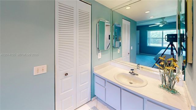 9541 Sunrise Lakes Blvd 204, Sunrise, FL 33322