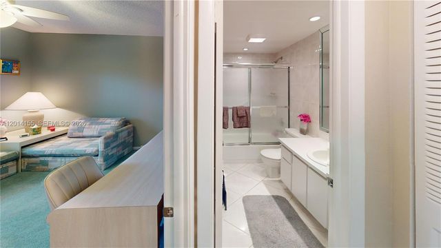 9541 Sunrise Lakes Blvd 204, Sunrise, FL 33322