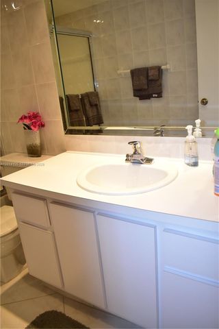 9541 Sunrise Lakes Blvd 204, Sunrise, FL 33322